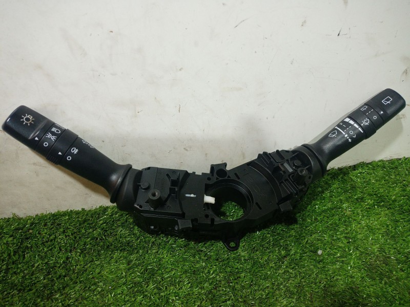 Recambio de mando multifuncion para kia rio iii (ub) 1.2 cvvt referencia OEM IAM   