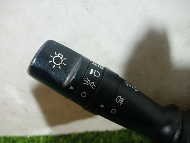 Recambio de mando multifuncion para kia rio iii (ub) 1.2 cvvt referencia OEM IAM   