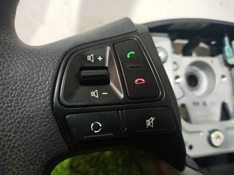 Recambio de volante para kia rio iii (ub) 1.2 cvvt referencia OEM IAM   