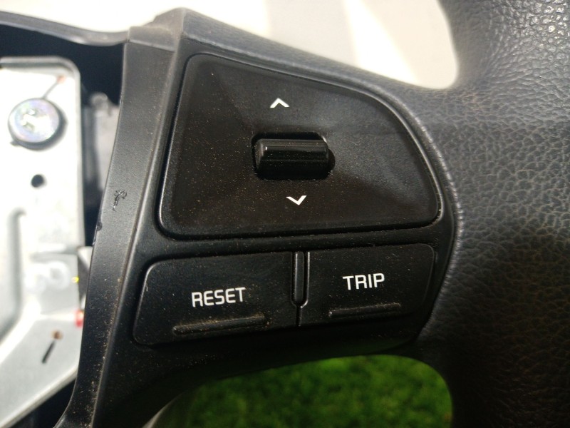 Recambio de volante para kia rio iii (ub) 1.2 cvvt referencia OEM IAM   