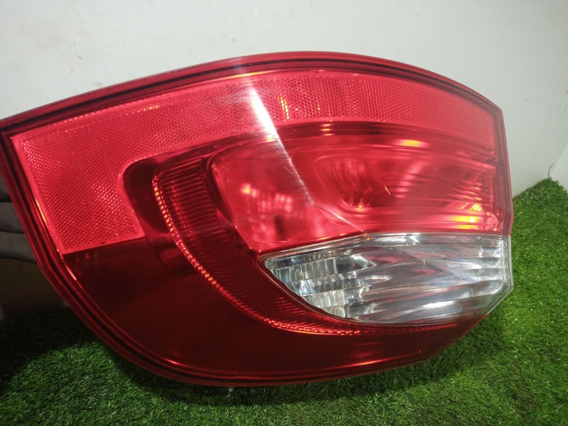 Recambio de piloto trasero derecho para kia rio iii (ub) 1.2 cvvt referencia OEM IAM 924021W2 924021W2 924021W2