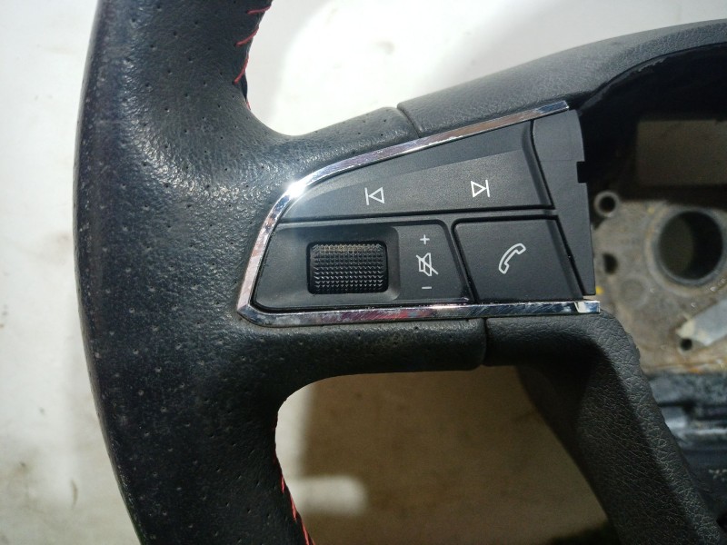 Recambio de volante para seat ibiza v (kj1, kjg) 1.0 tsi referencia OEM IAM 3076484 3076484 3076484