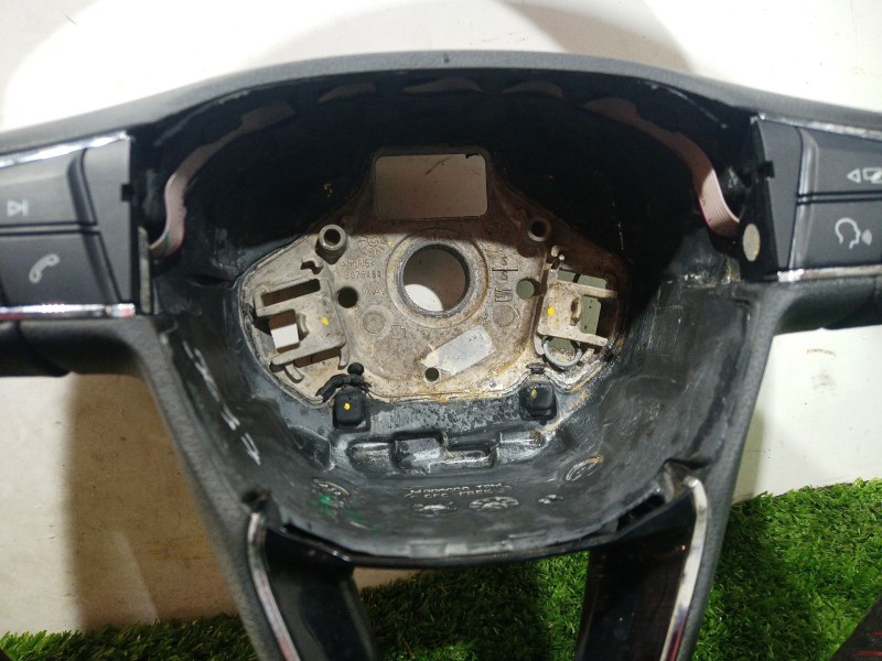 Recambio de volante para seat ibiza v (kj1, kjg) 1.0 tsi referencia OEM IAM 3076484 3076484 3076484