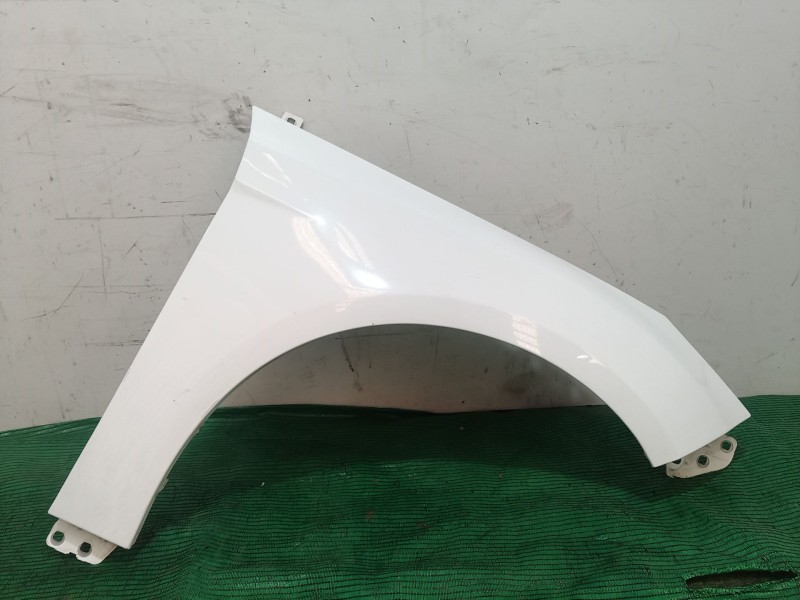 Recambio de aleta delantera derecha para ford focus iii 1.0 ecoboost referencia OEM IAM   