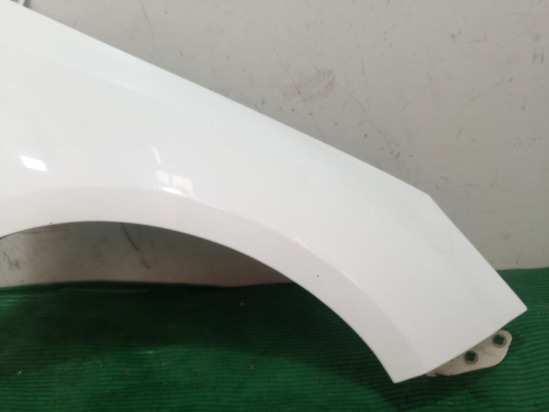 Recambio de aleta delantera derecha para ford focus iii 1.0 ecoboost referencia OEM IAM   