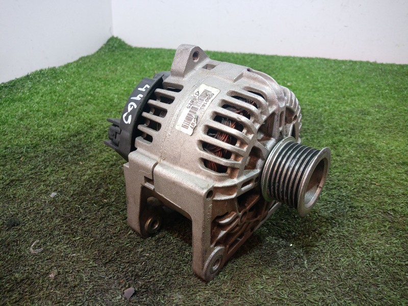 Recambio de alternador para seat leon (1m1) sport referencia OEM IAM TG11C022 TG11C022 7711135332