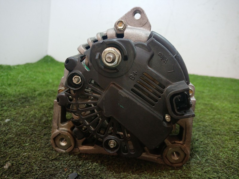 Recambio de alternador para seat leon (1m1) sport referencia OEM IAM TG11C022 TG11C022 7711135332