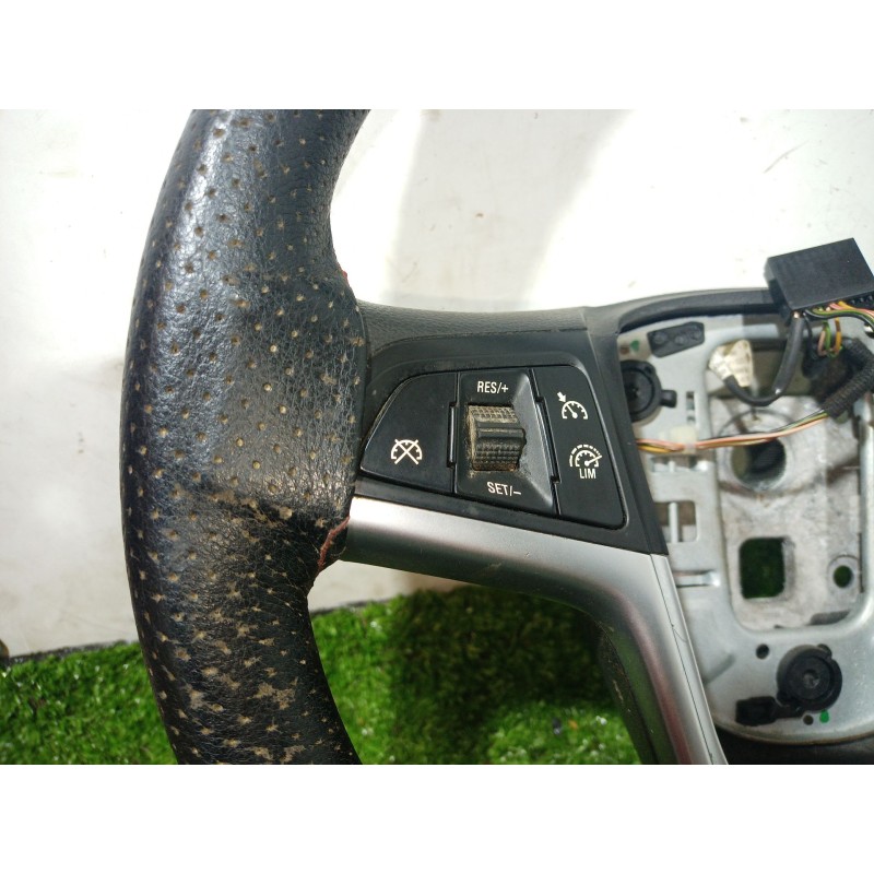 Recambio de volante para opel zafira tourer c (p12) 1.6 cdti (75) referencia OEM IAM 13351039 13351039 307176699P10