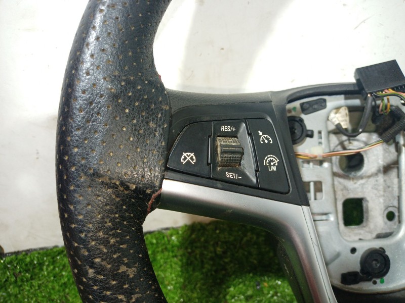 Recambio de volante para opel zafira tourer c (p12) 1.6 cdti (75) referencia OEM IAM 13351039 13351039 307176699P10