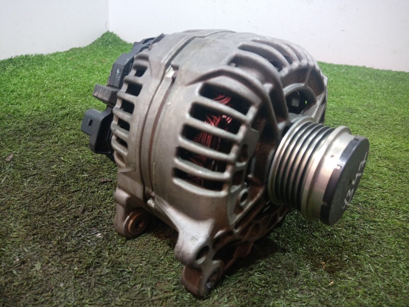 Recambio de alternador para volkswagen passat variant (3b5) comfortline referencia OEM IAM   
