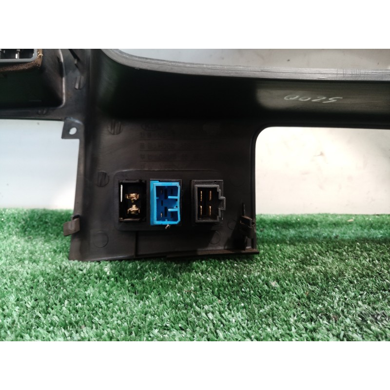 Recambio de moldura cuadro instrumentos para kia sportage re referencia OEM IAM   