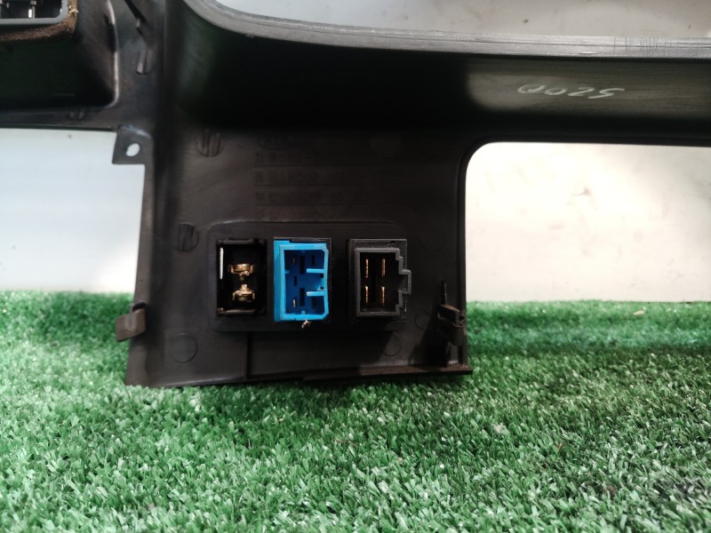 Recambio de moldura cuadro instrumentos para kia sportage re referencia OEM IAM   