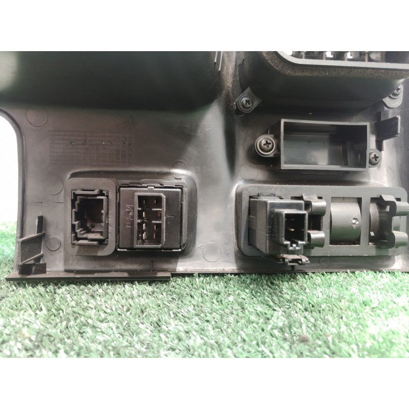 Recambio de moldura cuadro instrumentos para kia sportage re referencia OEM IAM   