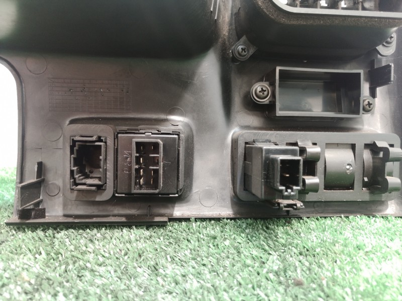 Recambio de moldura cuadro instrumentos para kia sportage re referencia OEM IAM   