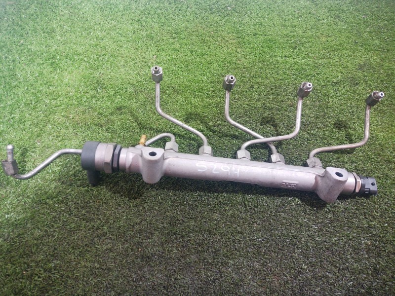 Recambio de rampa inyectora para kia cee´d emotion referencia OEM IAM   