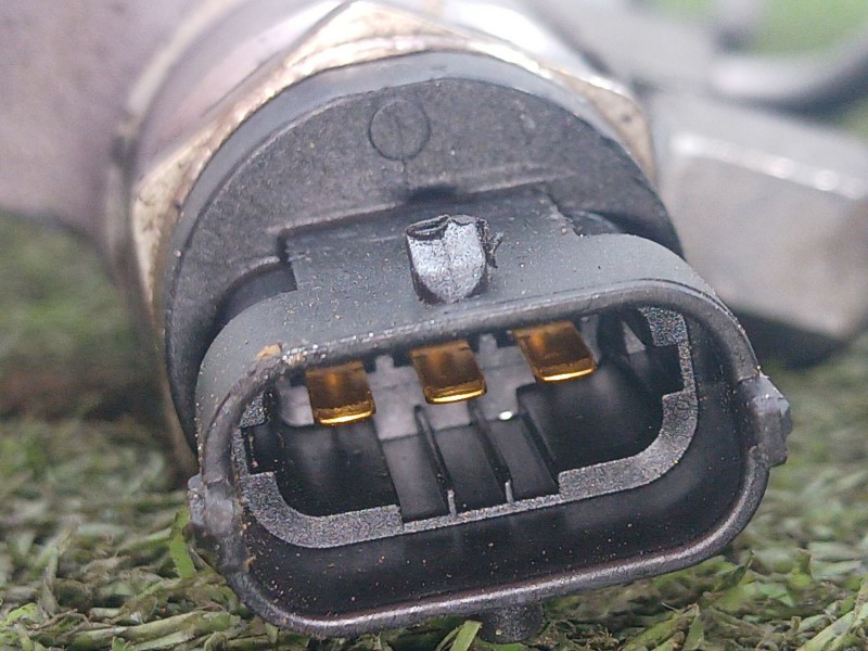 Recambio de rampa inyectora para kia cee´d emotion referencia OEM IAM   