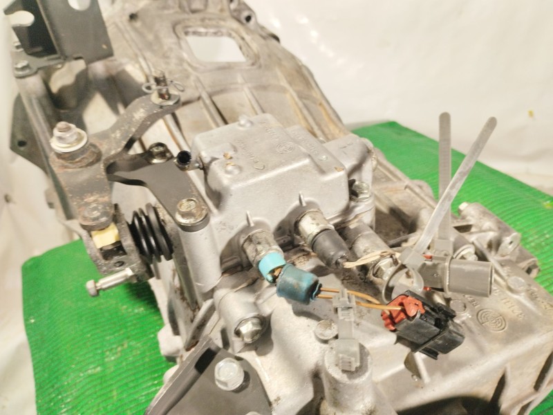 Recambio de caja cambios para nissan cabstar 09.06 2.5 diesel referencia OEM IAM 321319X50A 321319X50A 321319X50A
