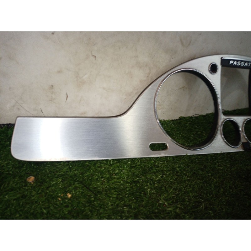 Recambio de moldura cuadro instrumentos para volkswagen passat b6 (3c2) 1.8 tsi referencia OEM IAM 3C1858335 3C1858335 3C1858335