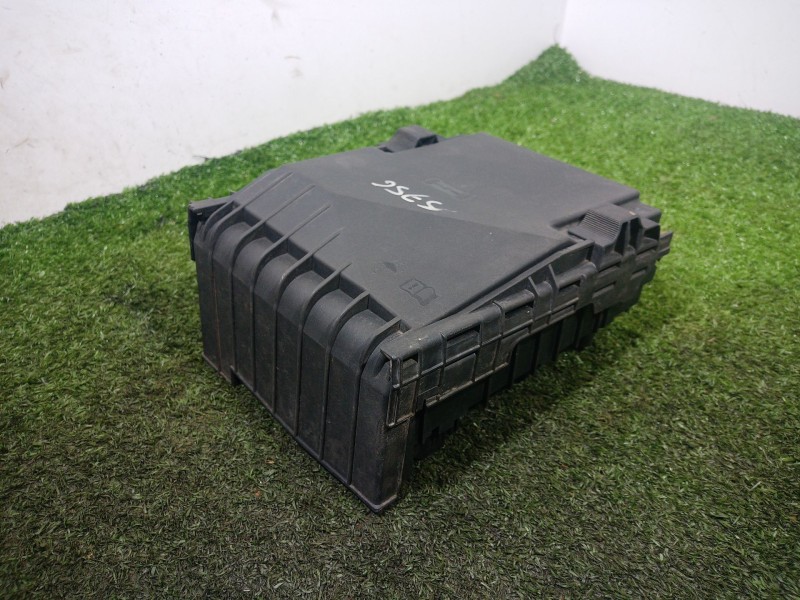 Recambio de caja reles / fusibles para volkswagen passat b6 (3c2) 1.8 tsi referencia OEM IAM   