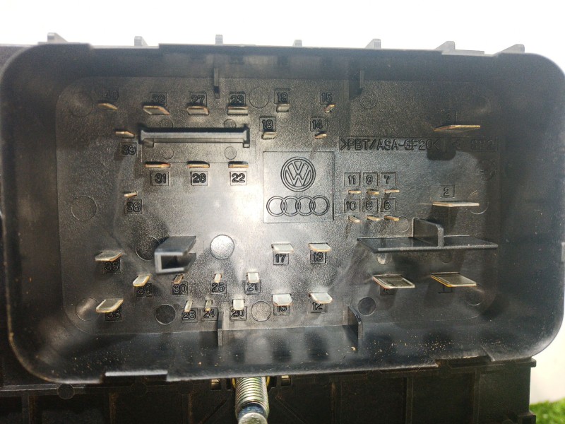 Recambio de caja reles / fusibles para volkswagen passat b6 (3c2) 1.8 tsi referencia OEM IAM   