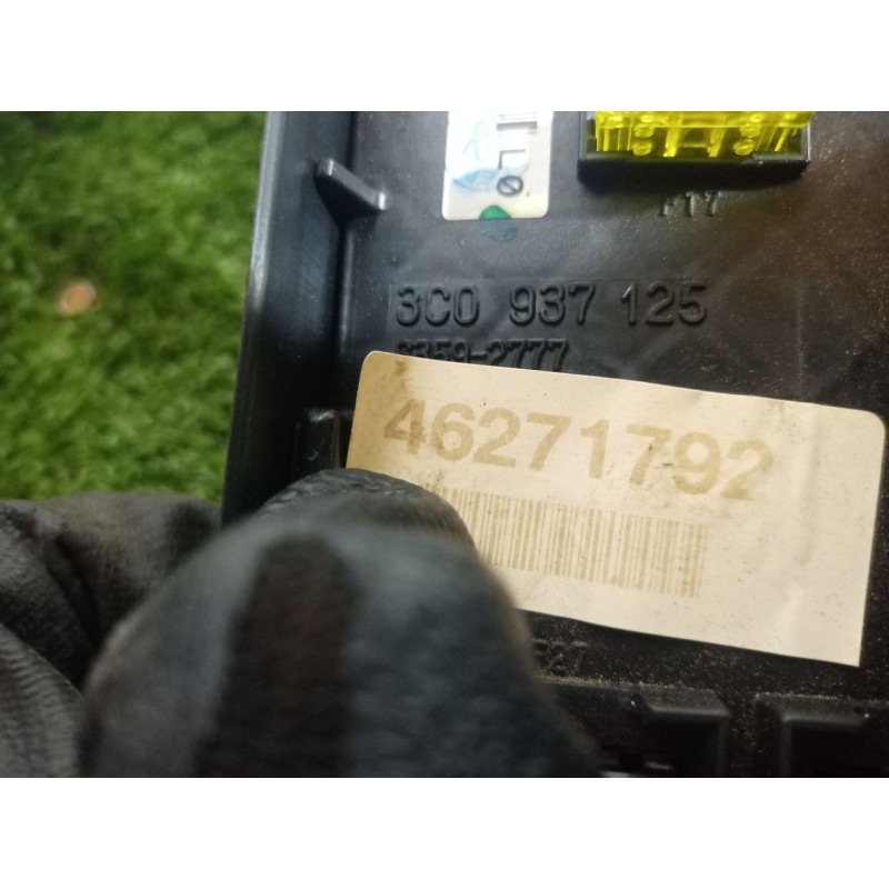 Recambio de caja reles / fusibles para volkswagen passat b6 (3c2) 1.8 tsi referencia OEM IAM   