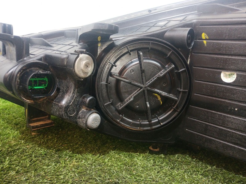 Recambio de faro derecho para hyundai i30 (gd) 1.4 referencia OEM IAM   