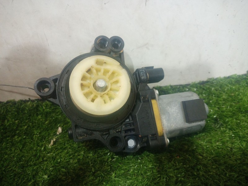 Recambio de motor elevalunas delantero izquierdo para hyundai i30 (gd) 1.4 referencia OEM IAM   