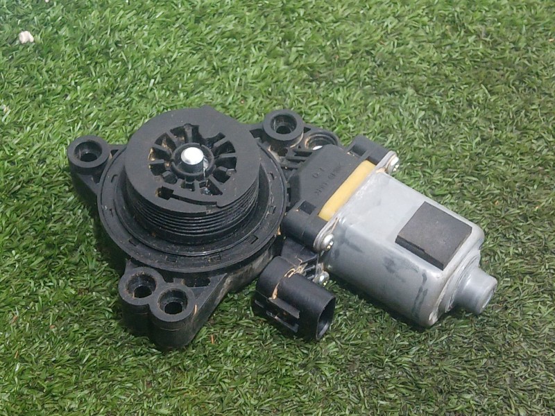 Recambio de motor elevalunas delantero derecho para hyundai i30 (gd) 1.4 referencia OEM IAM   