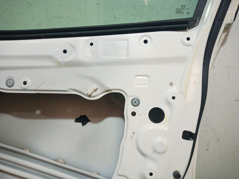 Recambio de puerta delantera derecha para mazda 3 (bm, bn) 2.0 referencia OEM IAM   