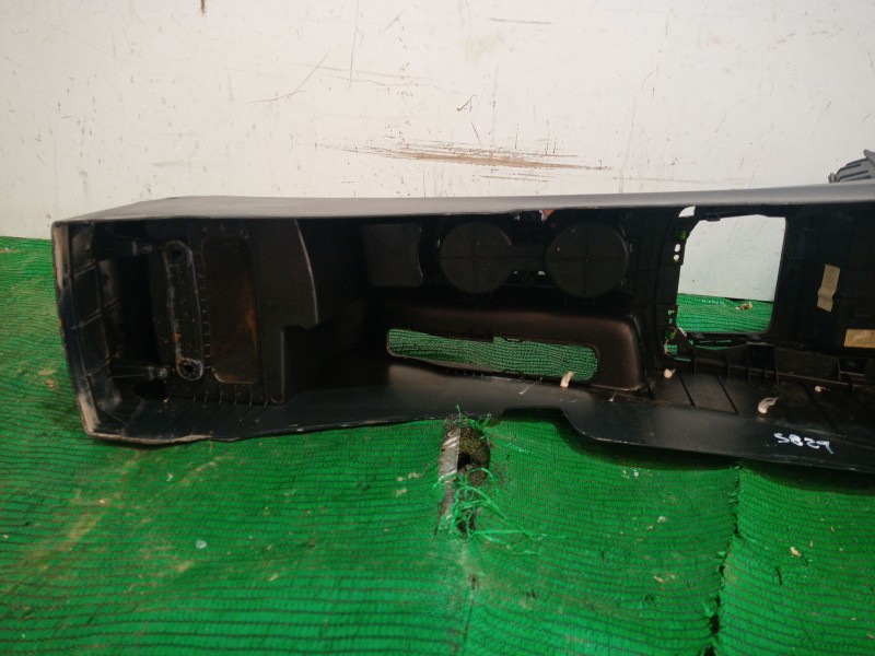 Recambio de moldura salpicadero para hyundai i30 (gd) 1.4 referencia OEM IAM 84610A6000 84610A6000 84610A6000