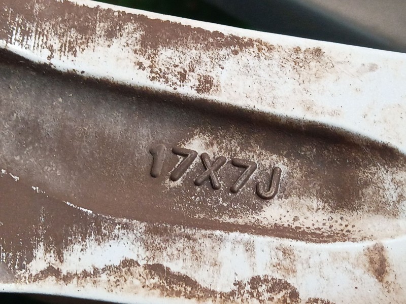 Recambio de juego llantas para nissan juke (f15) 1.6 dig-t 4x4 referencia OEM IAM   