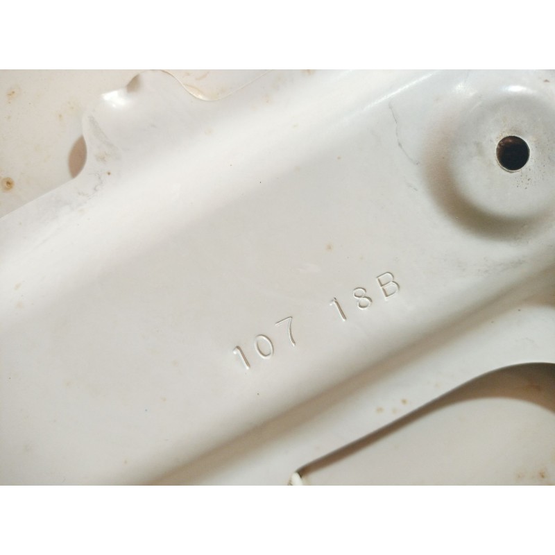 Recambio de capot para mazda 3 (bm, bn) 2.0 referencia OEM IAM SINREF SIN REF SIN REF