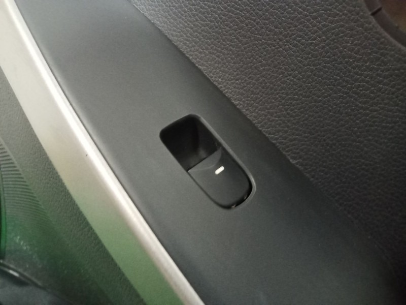 Recambio de guarnecido puerta delantera derecha para hyundai i30 (gd) 1.4 referencia OEM IAM   