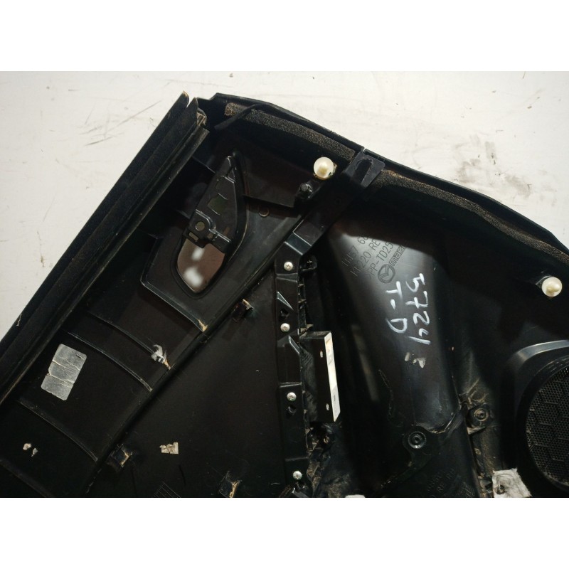 Recambio de guarnecido puerta trasera derecha para mazda 3 (bm, bn) 2.0 referencia OEM IAM   