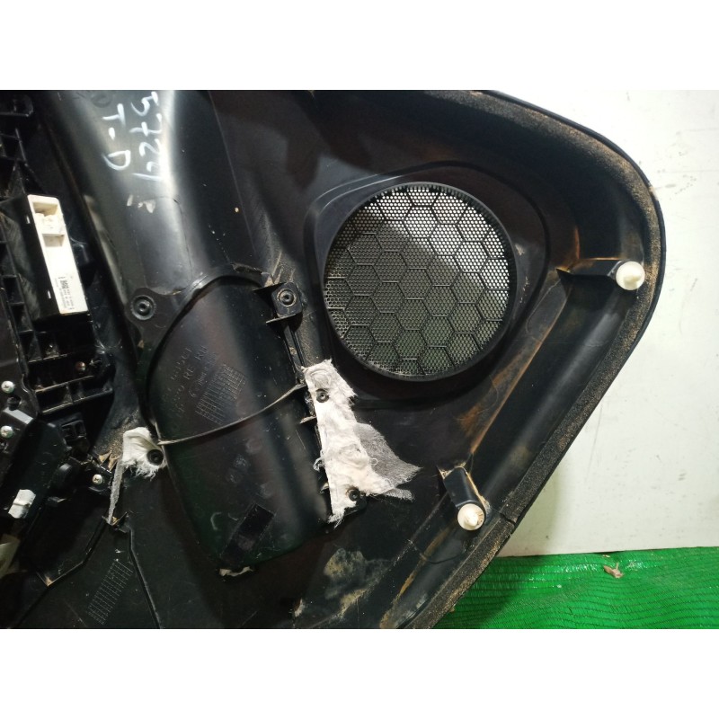 Recambio de guarnecido puerta trasera derecha para mazda 3 (bm, bn) 2.0 referencia OEM IAM   