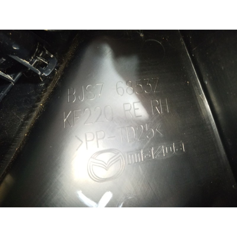 Recambio de guarnecido puerta trasera derecha para mazda 3 (bm, bn) 2.0 referencia OEM IAM   