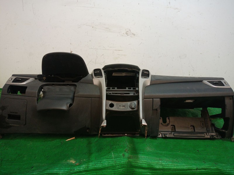 Recambio de salpicadero para hyundai i30 (gd) 1.4 referencia OEM IAM   