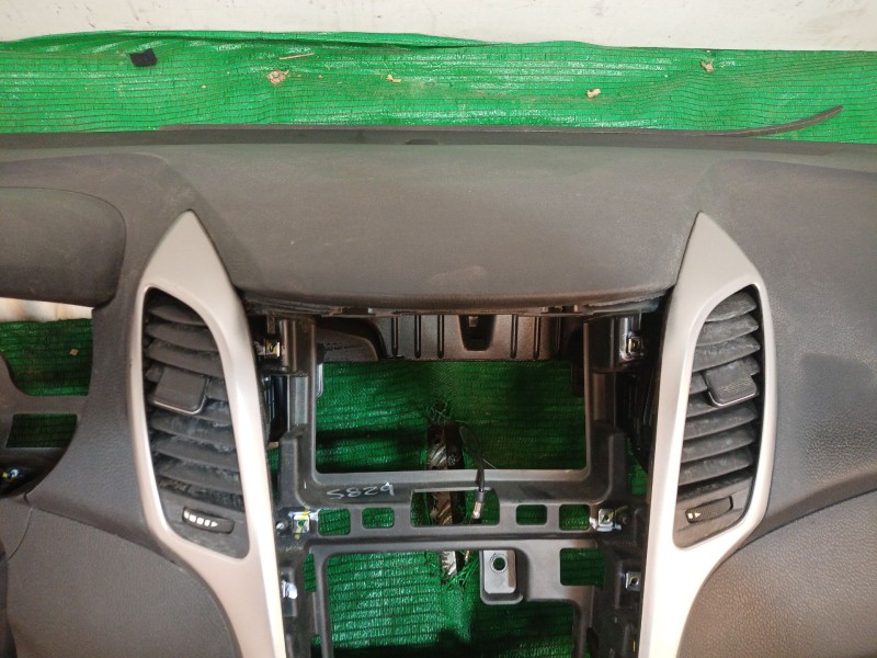 Recambio de salpicadero para hyundai i30 (gd) 1.4 referencia OEM IAM   