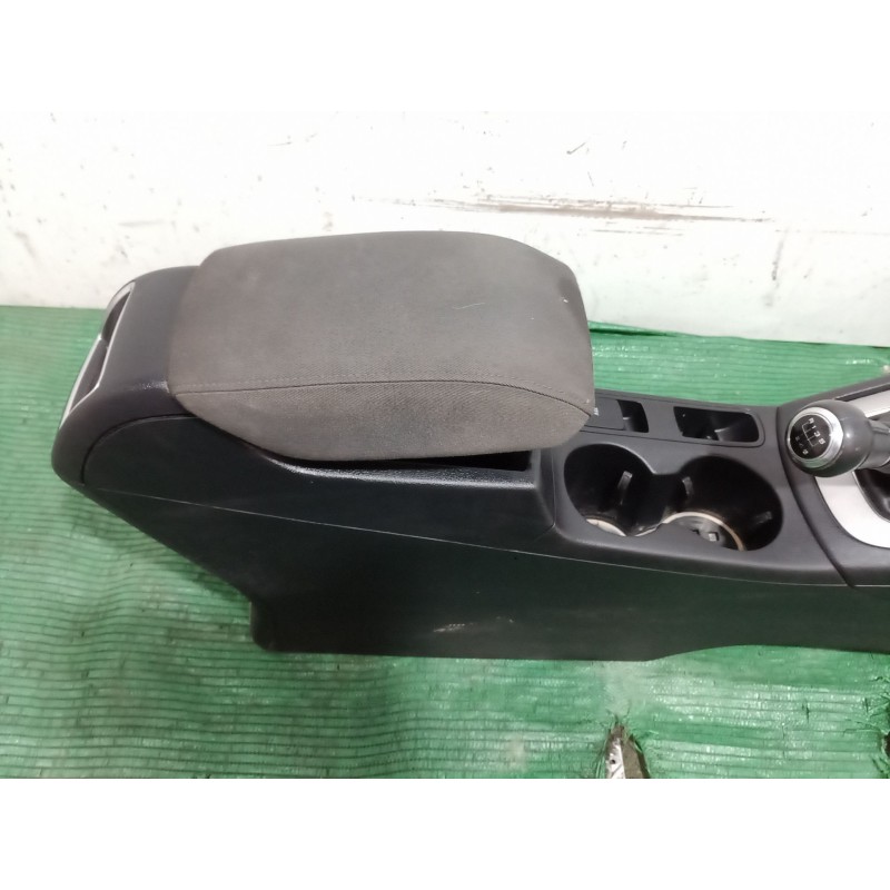 Recambio de consola central trasera para audi q3 (8ub, 8ug) 2.0 tdi referencia OEM IAM   