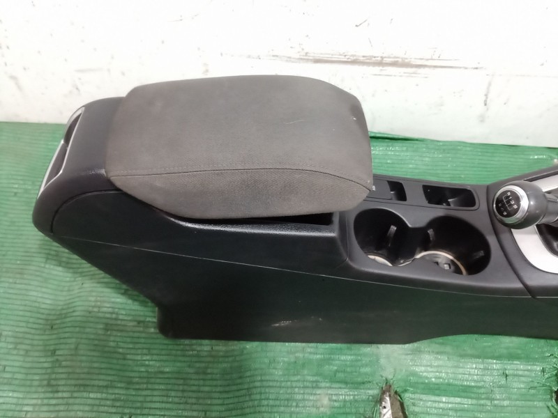 Recambio de consola central trasera para audi q3 (8ub, 8ug) 2.0 tdi referencia OEM IAM   