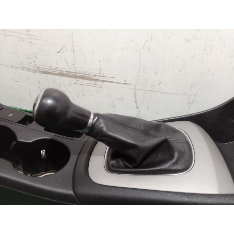 Recambio de consola central trasera para audi q3 (8ub, 8ug) 2.0 tdi referencia OEM IAM   
