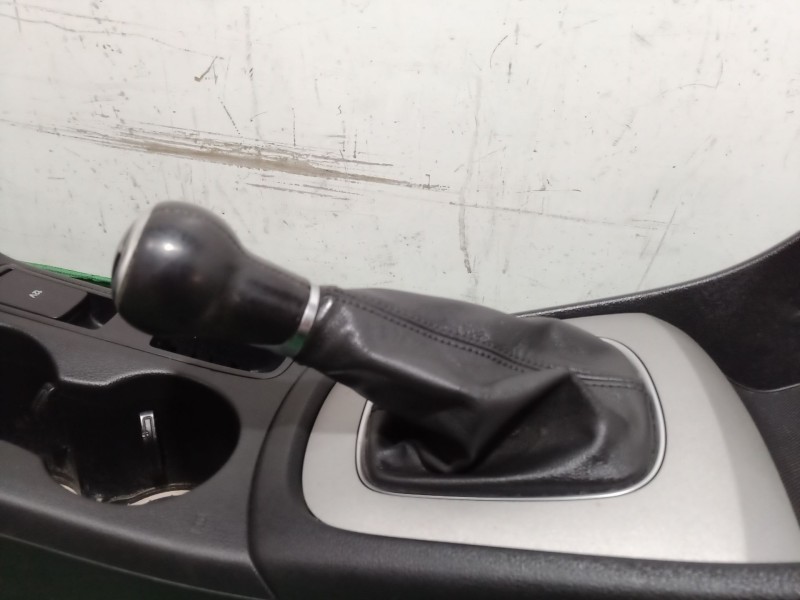 Recambio de consola central trasera para audi q3 (8ub, 8ug) 2.0 tdi referencia OEM IAM   