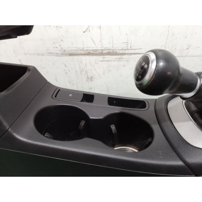 Recambio de consola central trasera para audi q3 (8ub, 8ug) 2.0 tdi referencia OEM IAM   