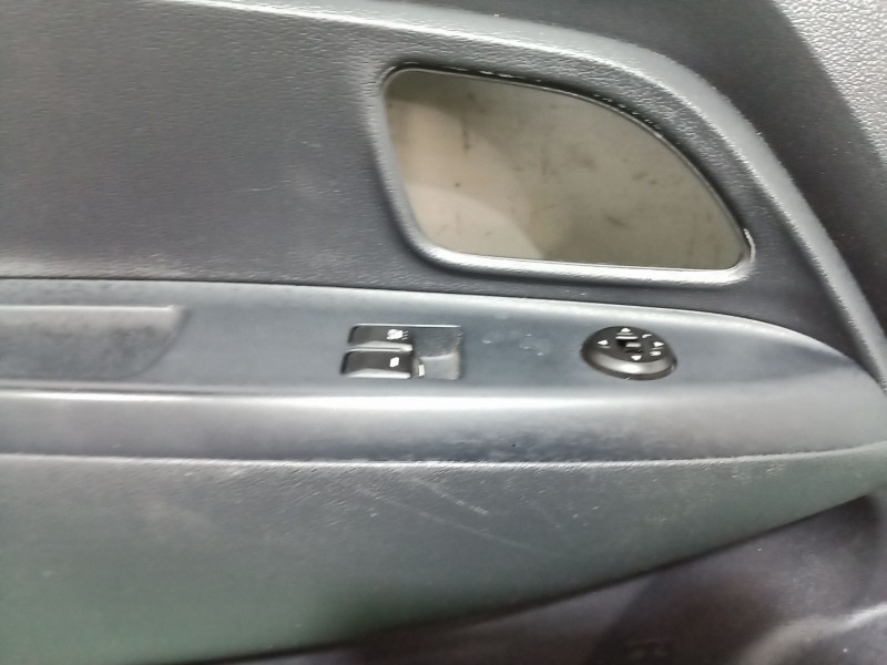 Recambio de guarnecido puerta delantera izquierda para kia rio iii (ub) 1.2 cvvt referencia OEM IAM   
