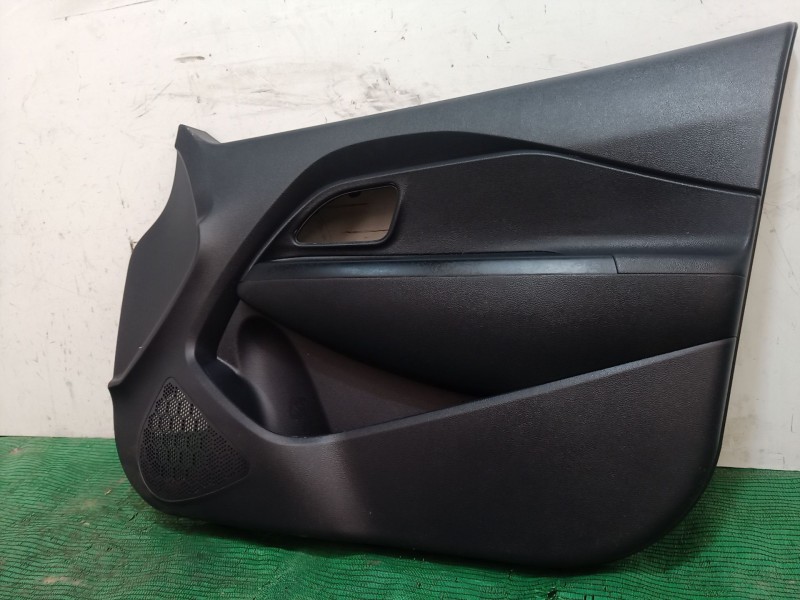 Recambio de guarnecido puerta delantera derecha para kia rio iii (ub) 1.2 cvvt referencia OEM IAM 823201W010 823201W010 823201W0
