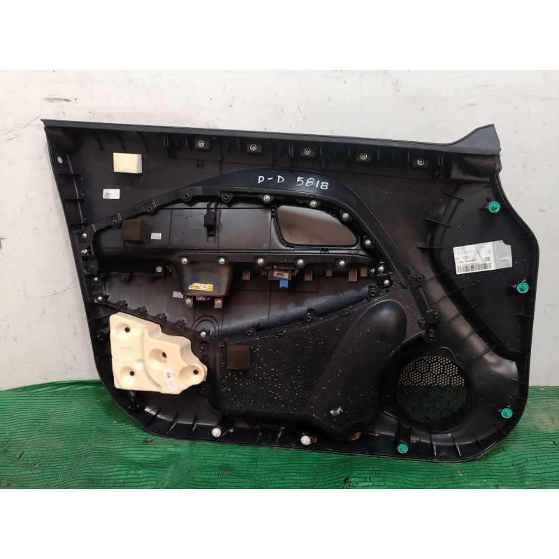 Recambio de guarnecido puerta delantera derecha para kia rio iii (ub) 1.2 cvvt referencia OEM IAM 823201W010 823201W010 823201W0