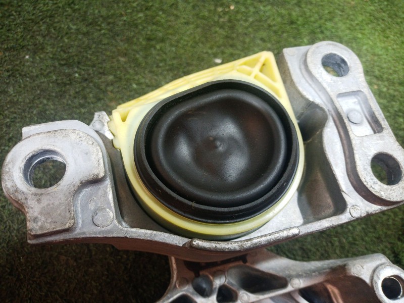 Recambio de soporte motor delantero para renault fluence (l3_) z.e. referencia OEM IAM   