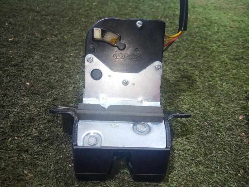 Recambio de cerradura maletero / porton para kia rio iii (ub) 1.2 cvvt referencia OEM IAM   