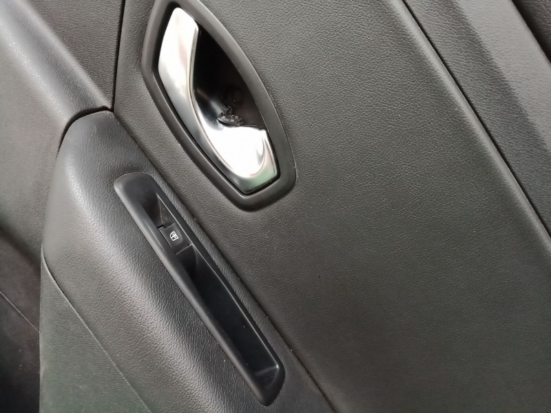 Recambio de guarnecido puerta delantera derecha para renault fluence (l3_) z.e. referencia OEM IAM   