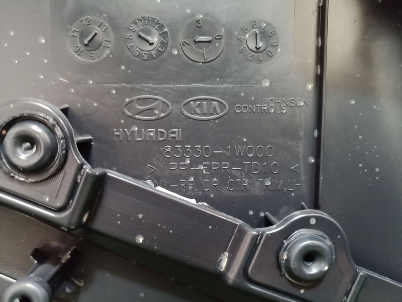 Recambio de guarnecido puerta trasera izquierda para kia rio iii (ub) 1.2 cvvt referencia OEM IAM 833301W0 833301W0 833301W0